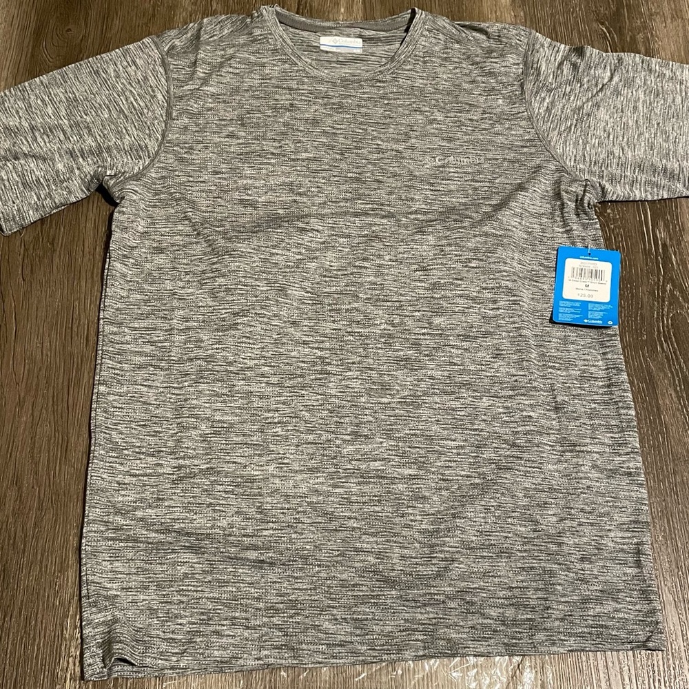 Columbia t-shirt